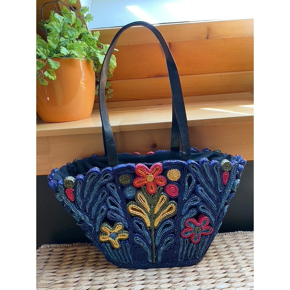 Floral Straw Bag - Picture 6 of 10